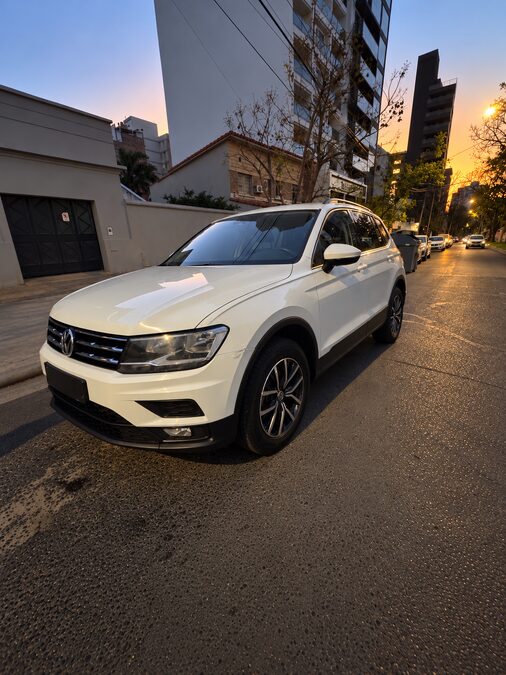 VOLKSWAGEN TIGUAN ALLSPACE 1.4T 250 TSI DSG 7 AS - AÑO 2.021