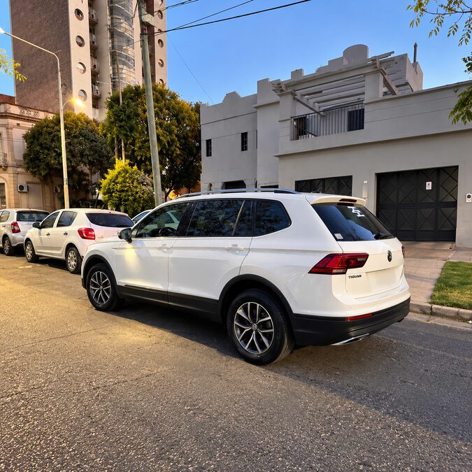 VOLKSWAGEN TIGUAN ALLSPACE 1.4T 250 TSI DSG 7 AS - AÑO 2.021