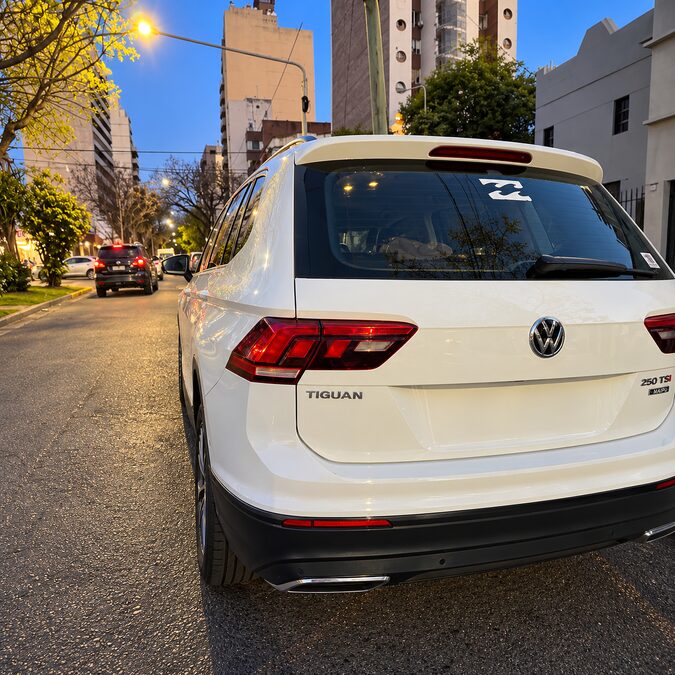 VOLKSWAGEN TIGUAN ALLSPACE 1.4T 250 TSI DSG 7 AS - AÑO 2.021