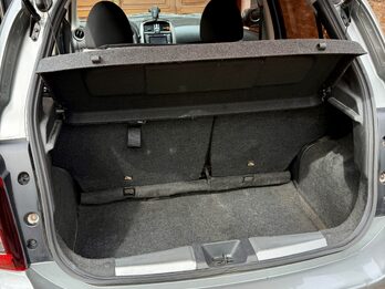 Nissan March Advance Mediatech Automático