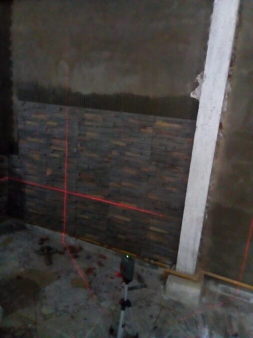 Reparaciones de goteras sobre techos y impermeabilizaciones pintura etc trabajos en albañilería y construcción en seco