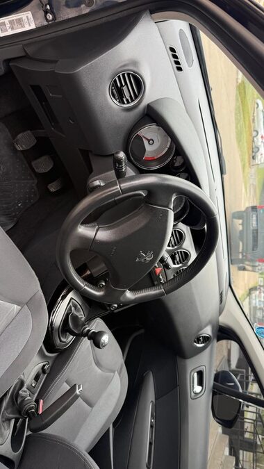 PEUGEOT  308 1.6  HDI ALLURE. Recibo vehículo de menor y mayor valor