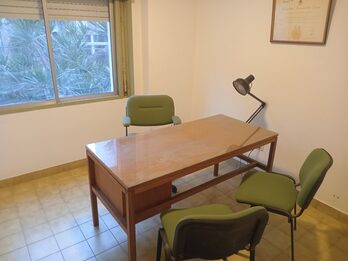 Oficinas semi amobladas