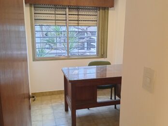 Oficinas semi amobladas