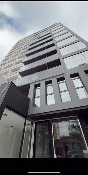 Alquiler Departamento 2 Dormitorios  Premium con cochera Zona Parque