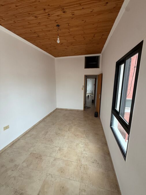 ALQUILO DPTO 1 DORM EN PLANTA ALTA. EXCELENTE ZONA
