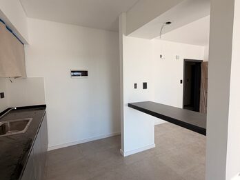 DEPARTAMENTO A ESTRENAR CON COCHERA