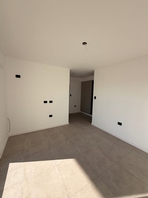 DEPARTAMENTO A ESTRENAR CON COCHERA