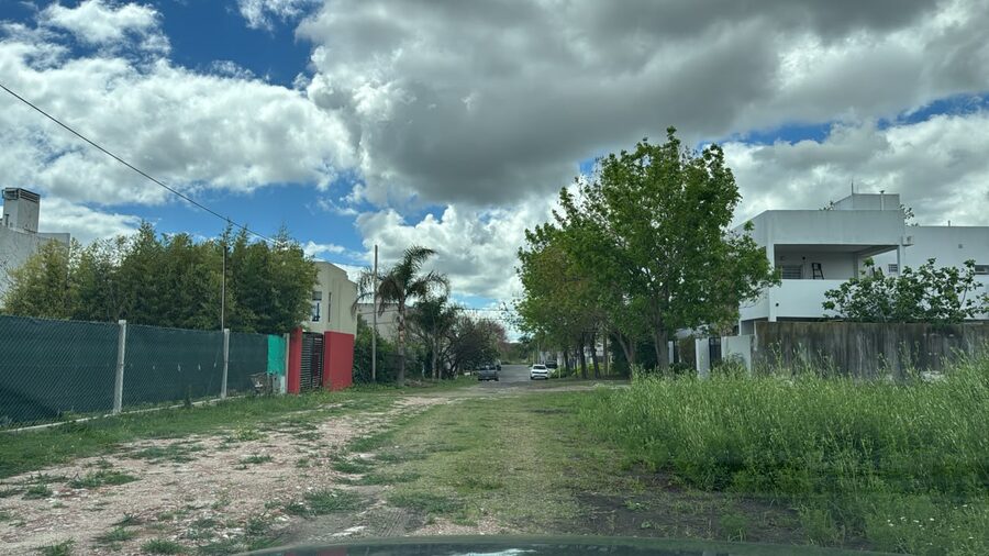 Vendo terreno zona Blas Parera