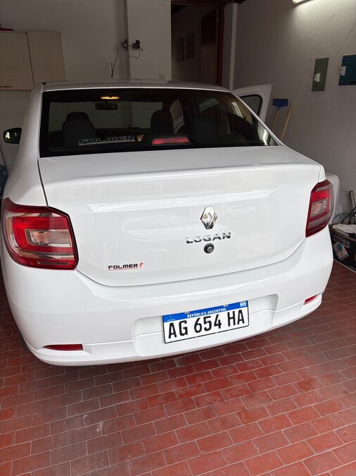 Renault Logan Life 2024