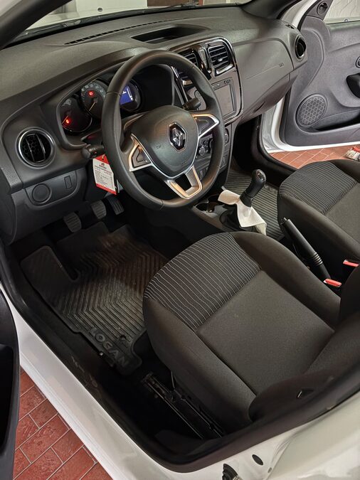 Renault Logan Life 2024