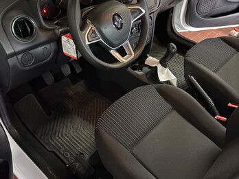 Renault Logan Life 2024