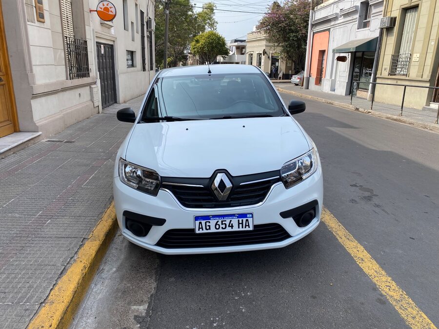 Renault Logan Life 2024