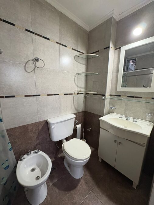 🏡 EN ALQUILER DUPLEX 2 HABITACIONES – EXCELENTE UBICACIÓN