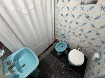 CASA 2 DORMITORIOS CON PATIO BARRIO LOS GOBERNADORES