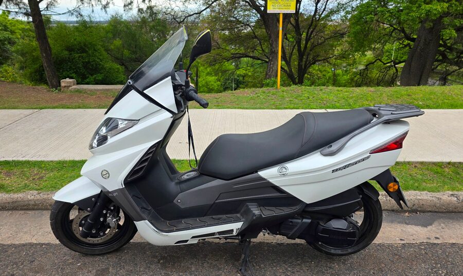 SCOOTER BENELLI ZAFFERANO 250 MOD 2018 TITULAR AL DIA