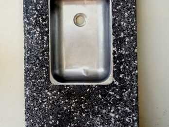 VENDO MESADA DE GRANITO CON BACHA DE ACERO
