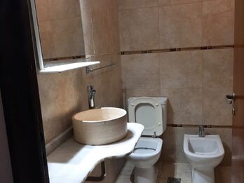 ALQUILER. DEPARTAMENTO 2 DORMITORIOS CON.COCHERA 700.000,00 ARS