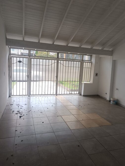 Se alquila excelente casa (z/Santuario La Loma)