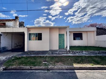CASA LAGUNA DE LOS BERROS - PARACAO