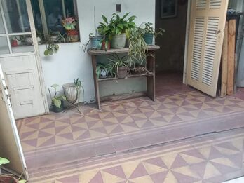 CASA CENTRICA A REFACCIONAR CON LOCAL
