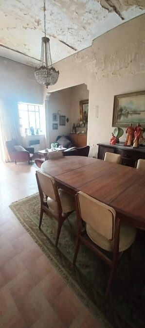CASA CENTRICA A REFACCIONAR CON LOCAL