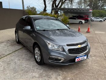 CHEVROLET  CRUZE 1.8 5 PTAS LT. Recibo vehículo menor y mayor valor