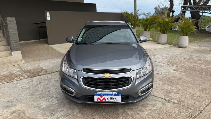 CHEVROLET  CRUZE 1.8 5 PTAS LT. Recibo vehículo menor y mayor valor
