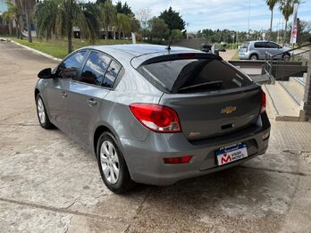 CHEVROLET  CRUZE 1.8 5 PTAS LT. Recibo vehículo menor y mayor valor