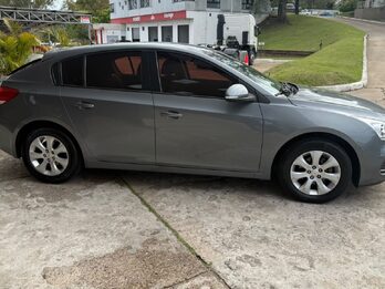 CHEVROLET  CRUZE 1.8 5 PTAS LT. Recibo vehículo menor y mayor valor