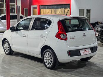 Fiat Palio Attractive 2014