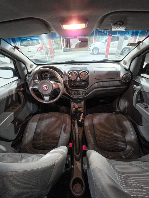 Fiat Palio Attractive 2014