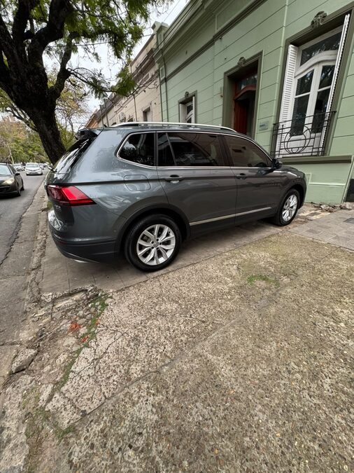 VOLKSWAGEN TIGUAN ALLSPACE 2.0 TSI COMFORTLINE DSG  - AÑO 2.018