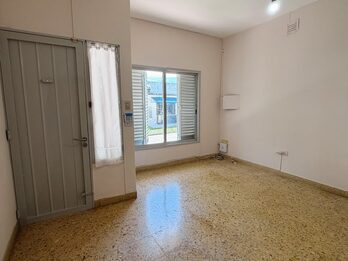 Alquiler Casa 3 Dormitorios Con Cochera Calle Ezpeleta