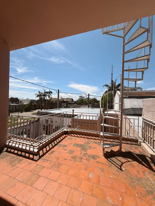 Alquiler Casa 3 Dormitorios Con Cochera Calle Ezpeleta