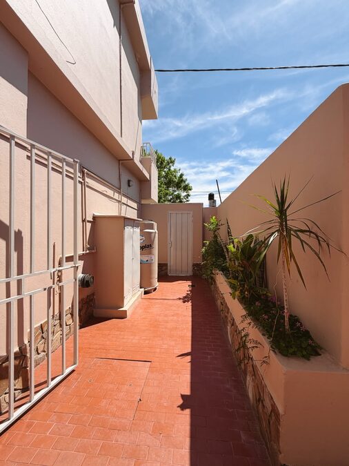 Alquiler Casa 3 Dormitorios Con Cochera Calle Ezpeleta