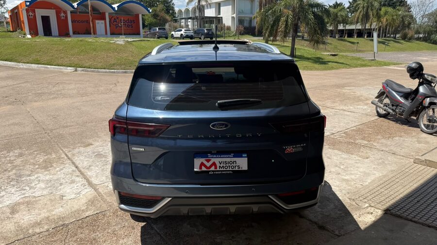 FORD  TERRITORY 1.8L GAS AT TITANIUM. Recibo vehículo menor y mayor valor