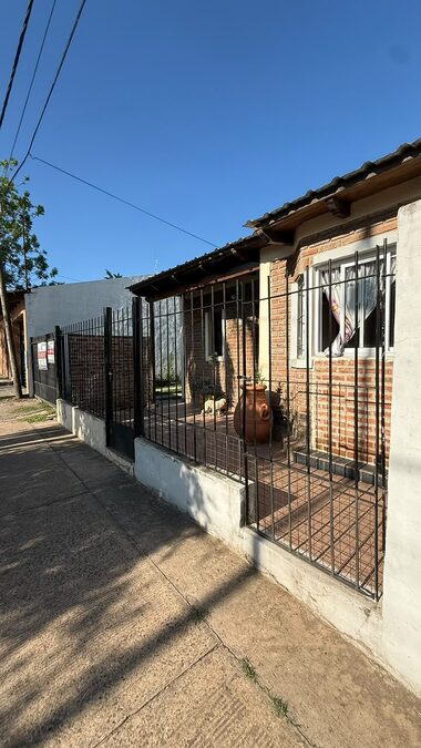 ZONA AV. ZANNI Y LARRALDE - CASA 3 DORMITORIOS | USD 72.000