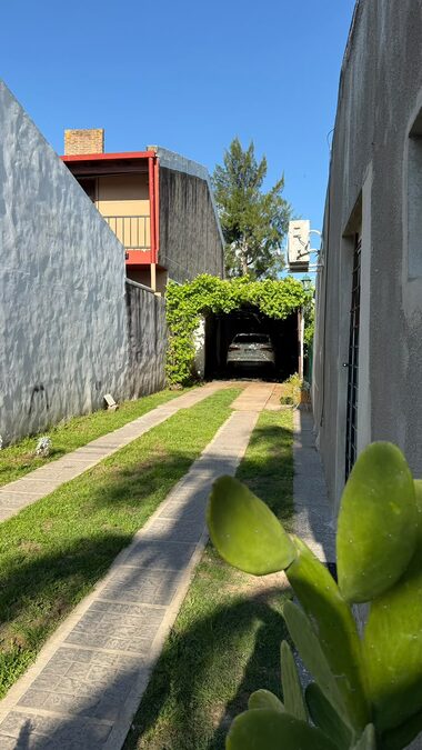 ZONA AV. ZANNI Y LARRALDE - CASA 3 DORMITORIOS | USD 72.000