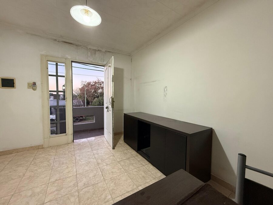 ZONA NEWBERY Y ZANNI - CASA + DPTO 1 DORMITORIO EN VENTA