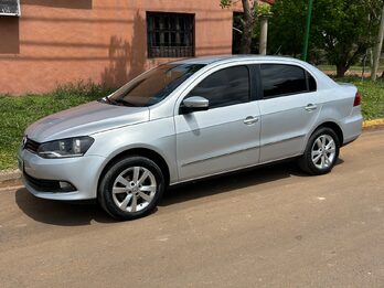 VOLKSWAGEN VOYAGE HIGHLINE 2013