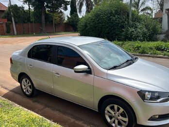 VOLKSWAGEN VOYAGE HIGHLINE 2013
