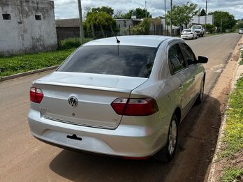 VOLKSWAGEN VOYAGE HIGHLINE 2013