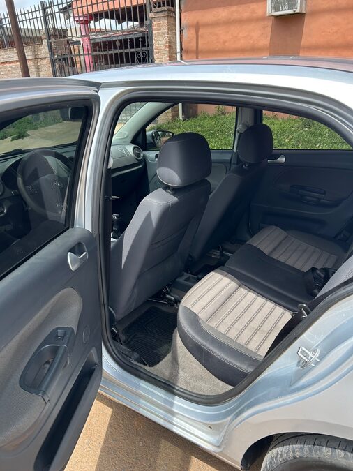 VOLKSWAGEN VOYAGE HIGHLINE 2013