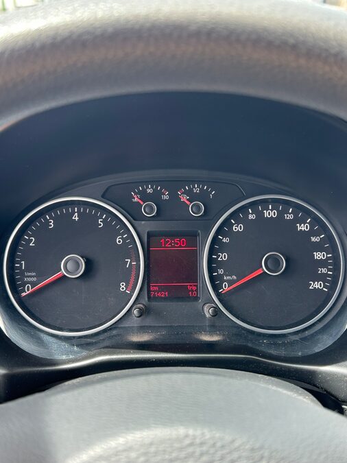 VOLKSWAGEN VOYAGE HIGHLINE 2013