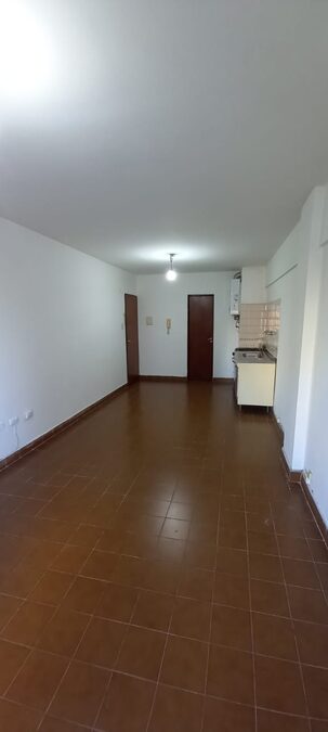 Alquila Amplio Monoambiente calle Santago del Estero 55