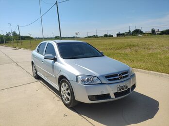 Vendo ASTRA 2.0 5 PUERTAS MODELO 2011