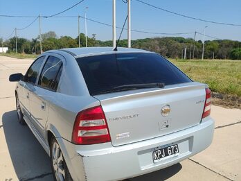 Vendo ASTRA 2.0 5 PUERTAS MODELO 2011