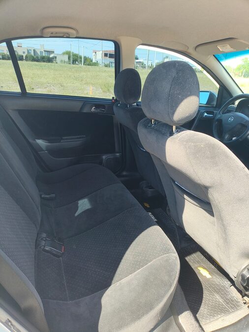 Vendo ASTRA 2.0 5 PUERTAS MODELO 2011