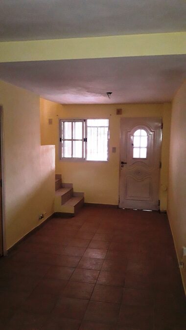 Alquila Hermoso Duplex calle Basavilbaso pasando Leonidas Echagüe